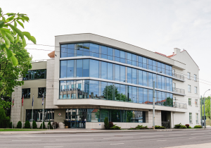 Iliustracija pranešimui spaudai Valstybės kontrolė: pokyčių trombozę valstybėje išgydys lyderystė, sklandesnė teisėkūra, efektyvesni pirkimai ir skaitmenizacija